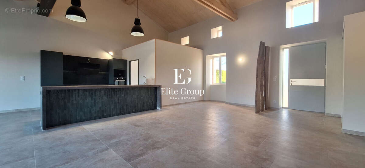 Maison à BARBEZIEUX-SAINT-HILAIRE