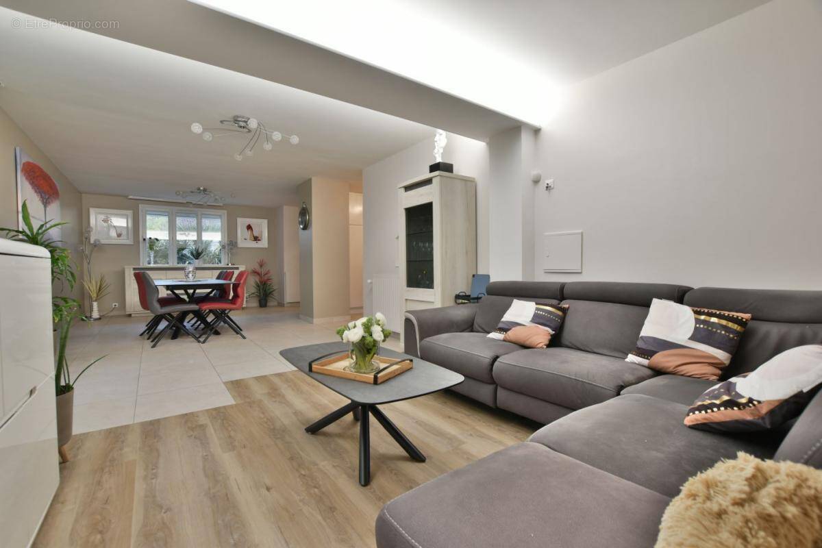 Maison à MAULEVRIER