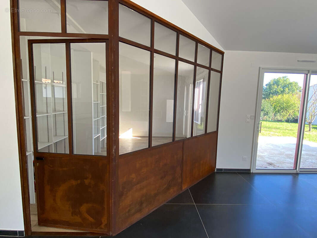 Maison de plain pied-  chauray - 205m2 - photo 8