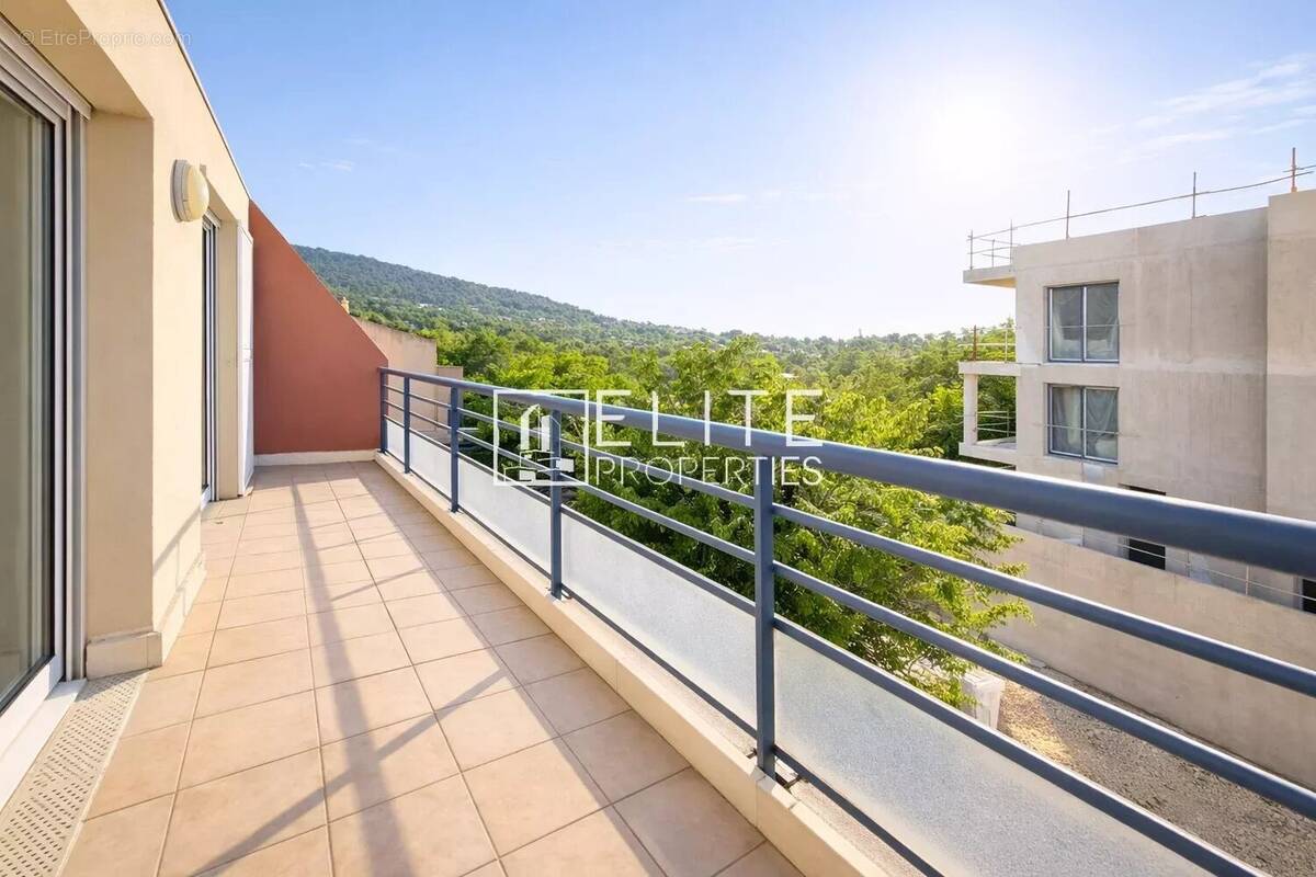 Appartement à PEYMEINADE