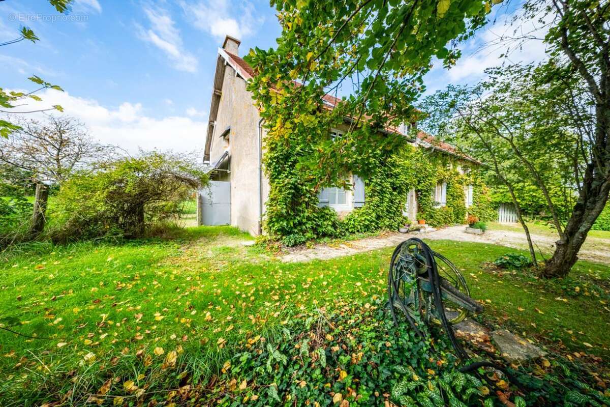 Maison à BEIRE-LE-CHATEL
