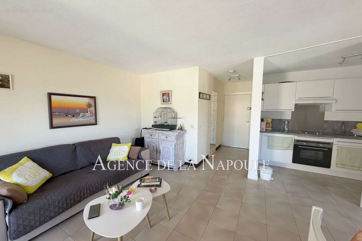 Appartement à MANDELIEU-LA-NAPOULE