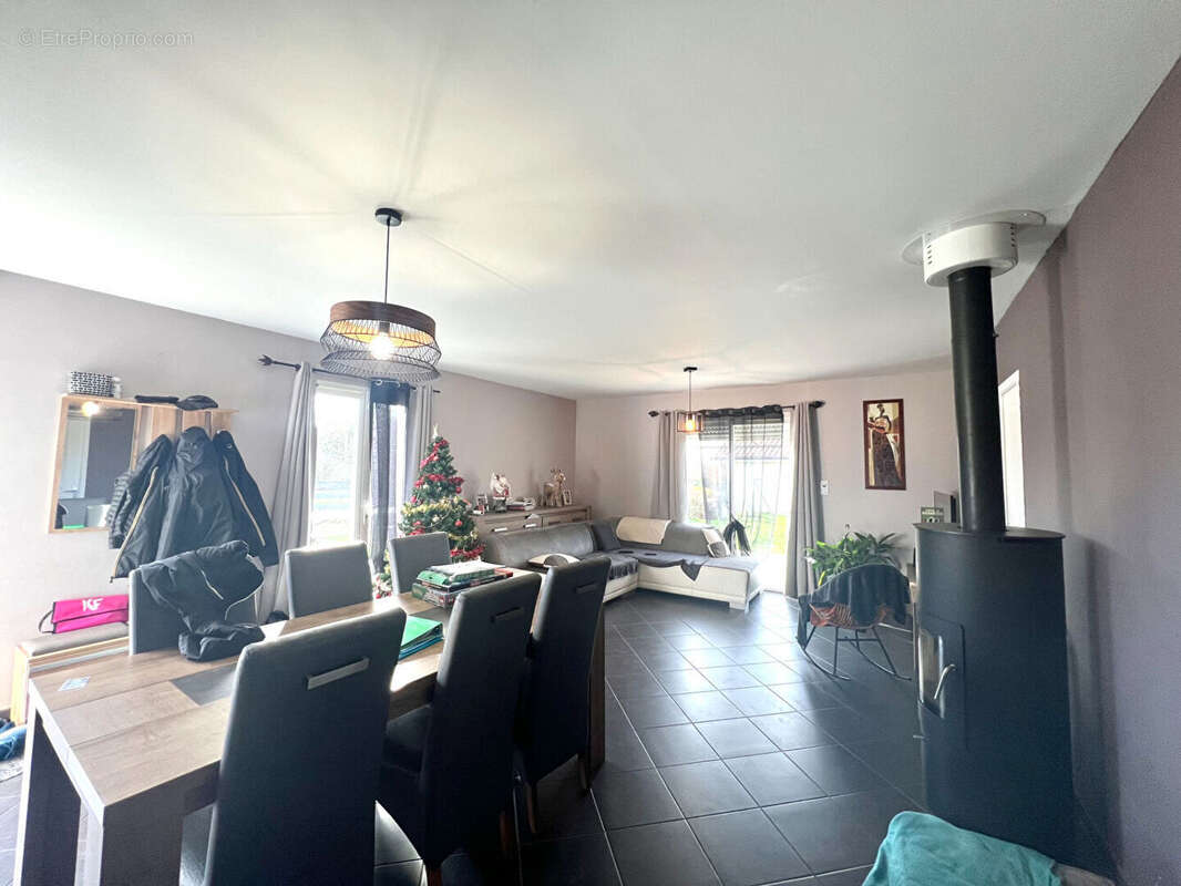 Maison à ARPAJON-SUR-CERE