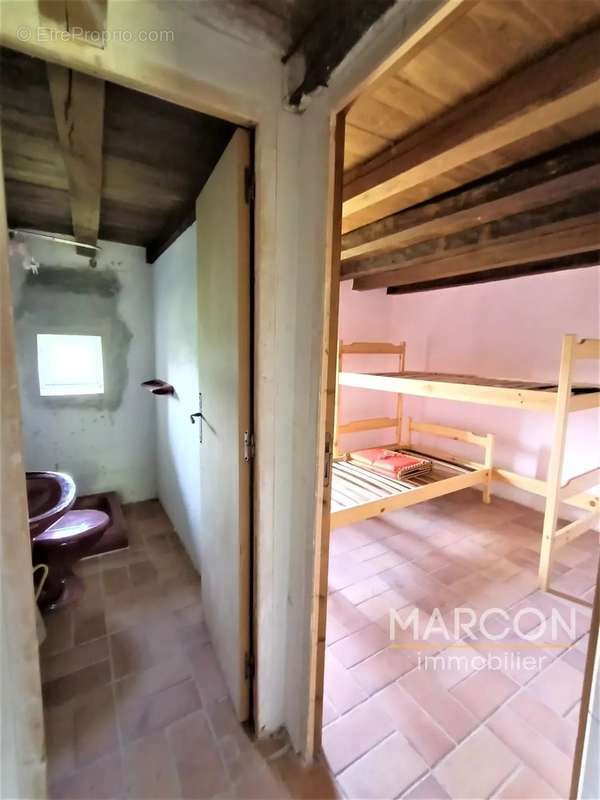 Maison à SAINT-HILAIRE-LE-CHATEAU