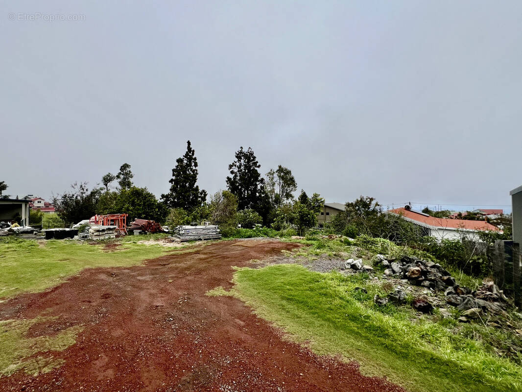Terrain à SAINT-PIERRE