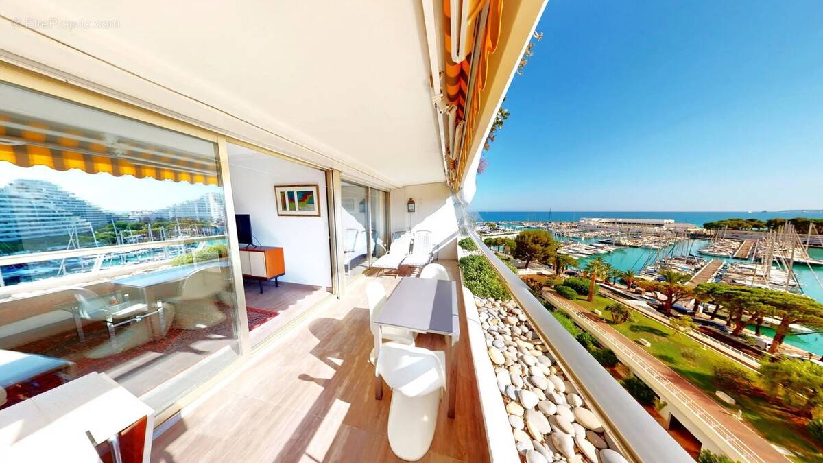 Appartement à VILLENEUVE-LOUBET