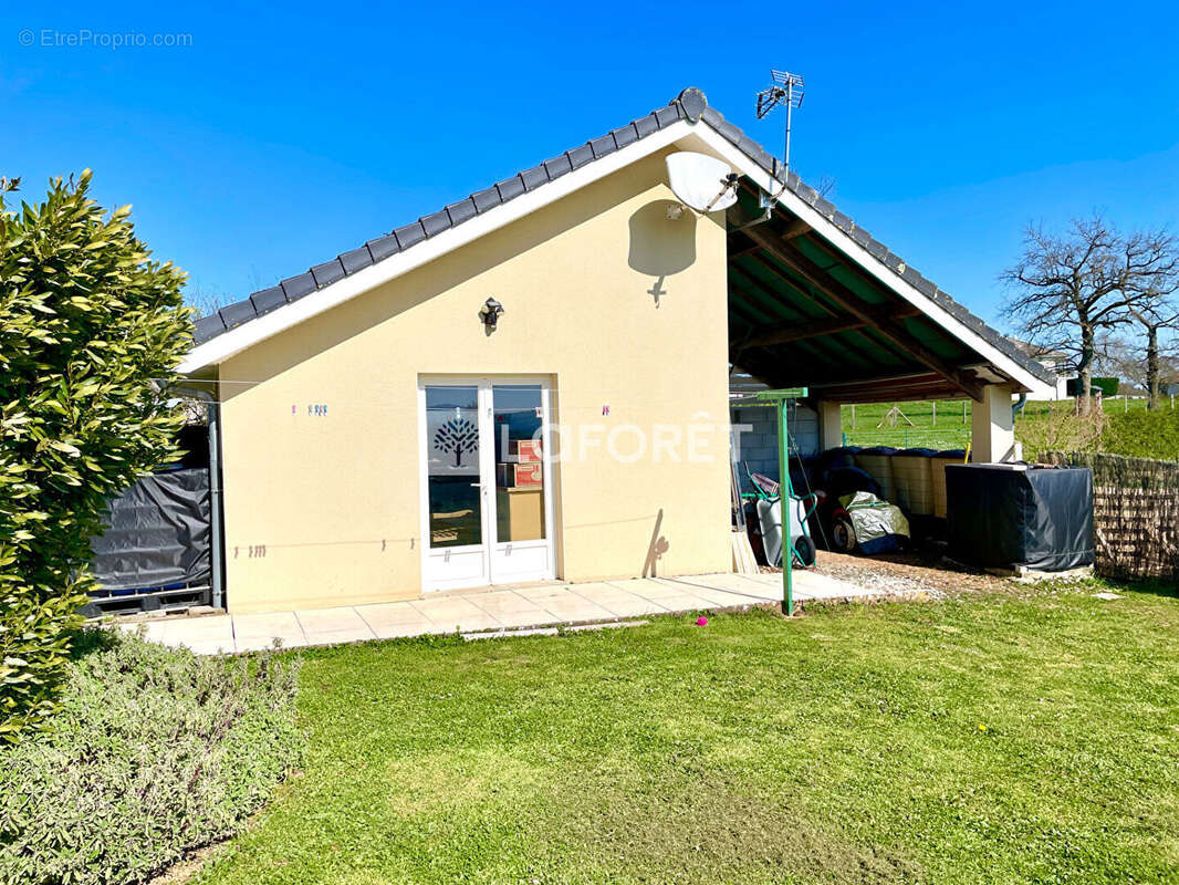 Maison à LANUEJOULS