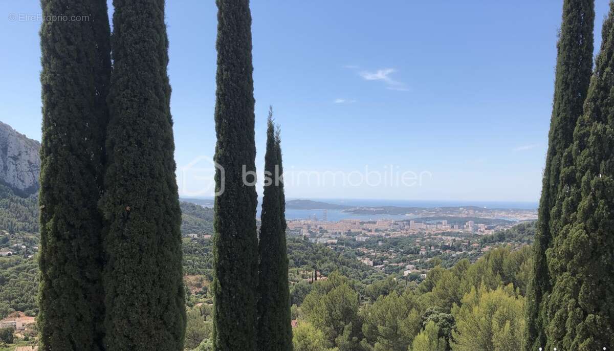 Maison à LE REVEST-LES-EAUX