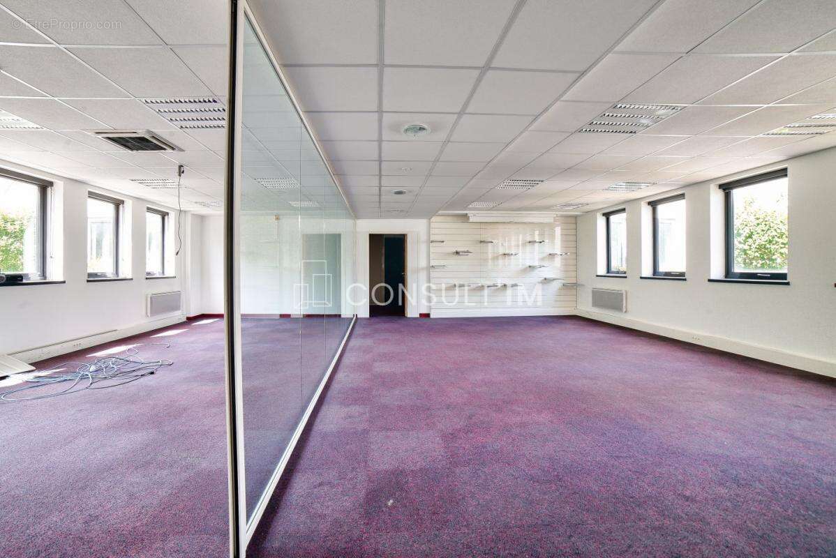 Commerce à COURBEVOIE