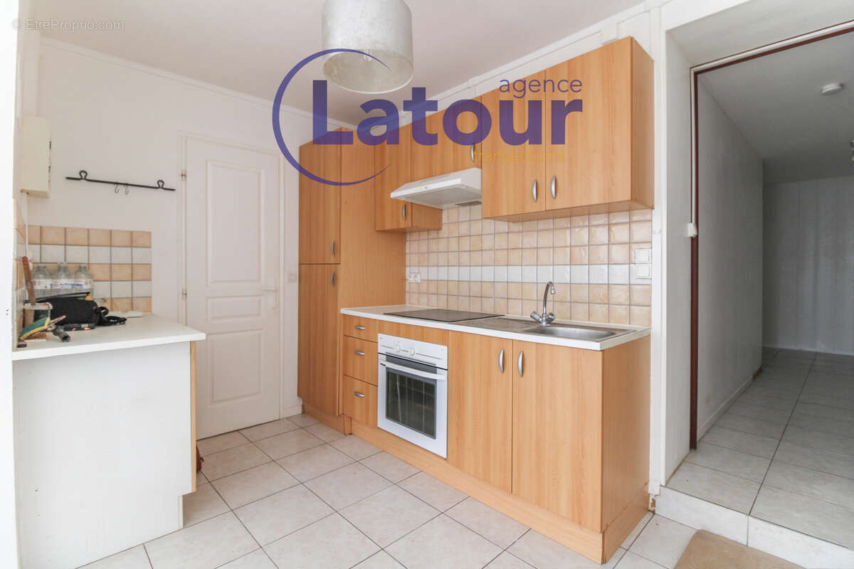 Nonancourt. appartement deux pieces avec cave. - photo 2