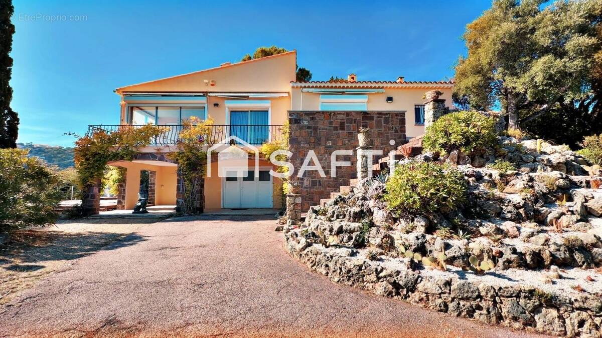 Photo 1 - Maison à FREJUS