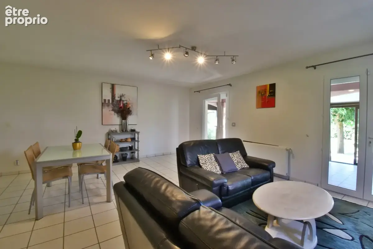 CARREFOUR BLÉONE-DURANCE – Villa traditionnelle de plain-pied en parfait état avec véranda, jardin et garage - photo 6