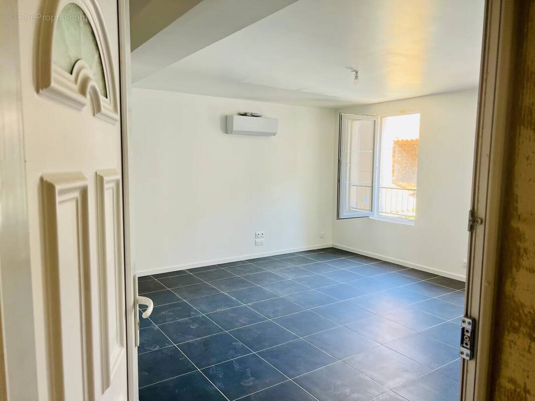 Appartement à SAINT-MAXIMIN-LA-SAINTE-BAUME