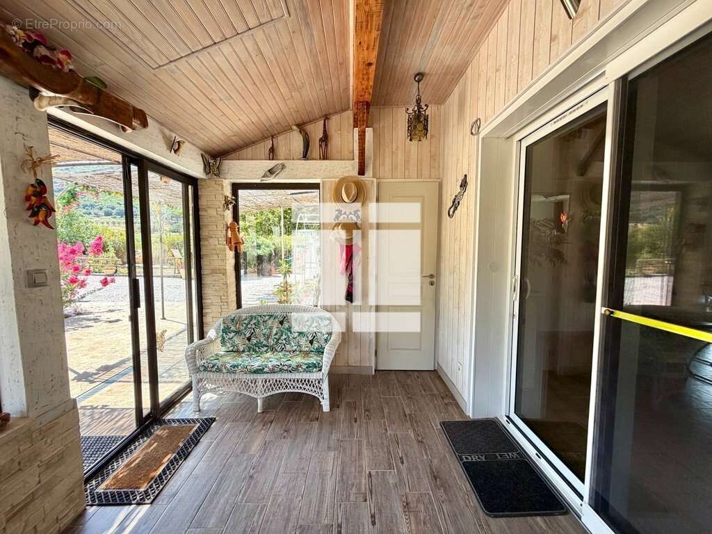Maison de plain-pied avec vue exceptionnelle sur les domaines viticoles - photo 8