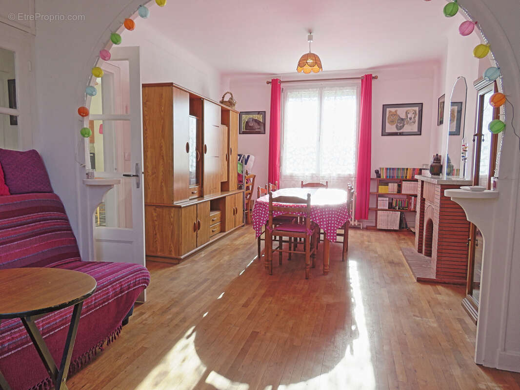 Maison à AMILLY