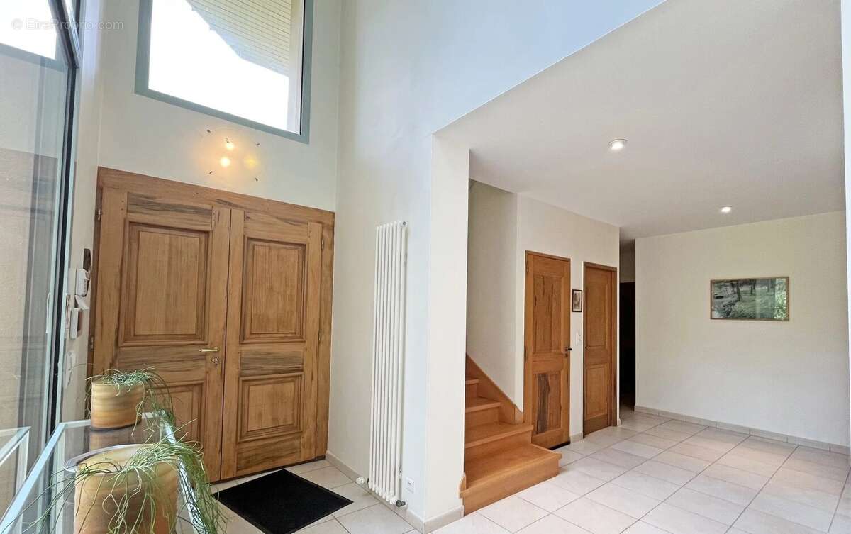 Maison à L'ISLE-SUR-LA-SORGUE