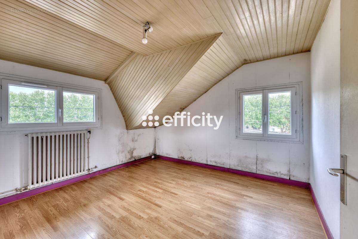 Appartement à LIVRY-GARGAN