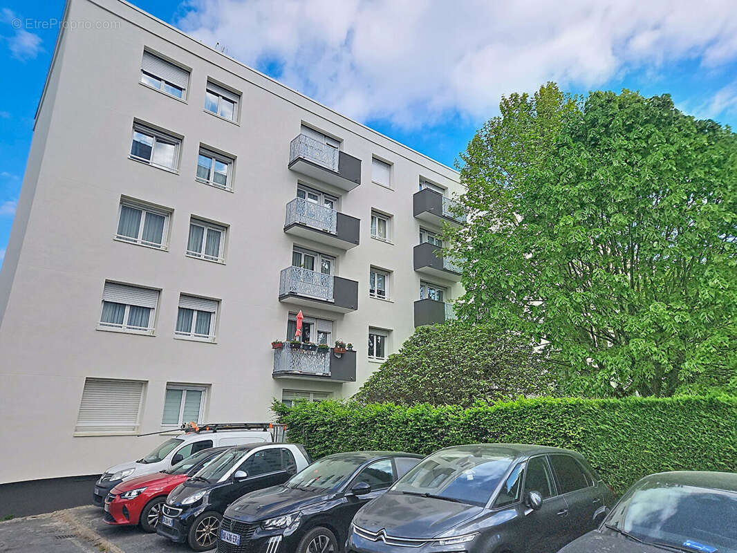 Appartement à SARTROUVILLE