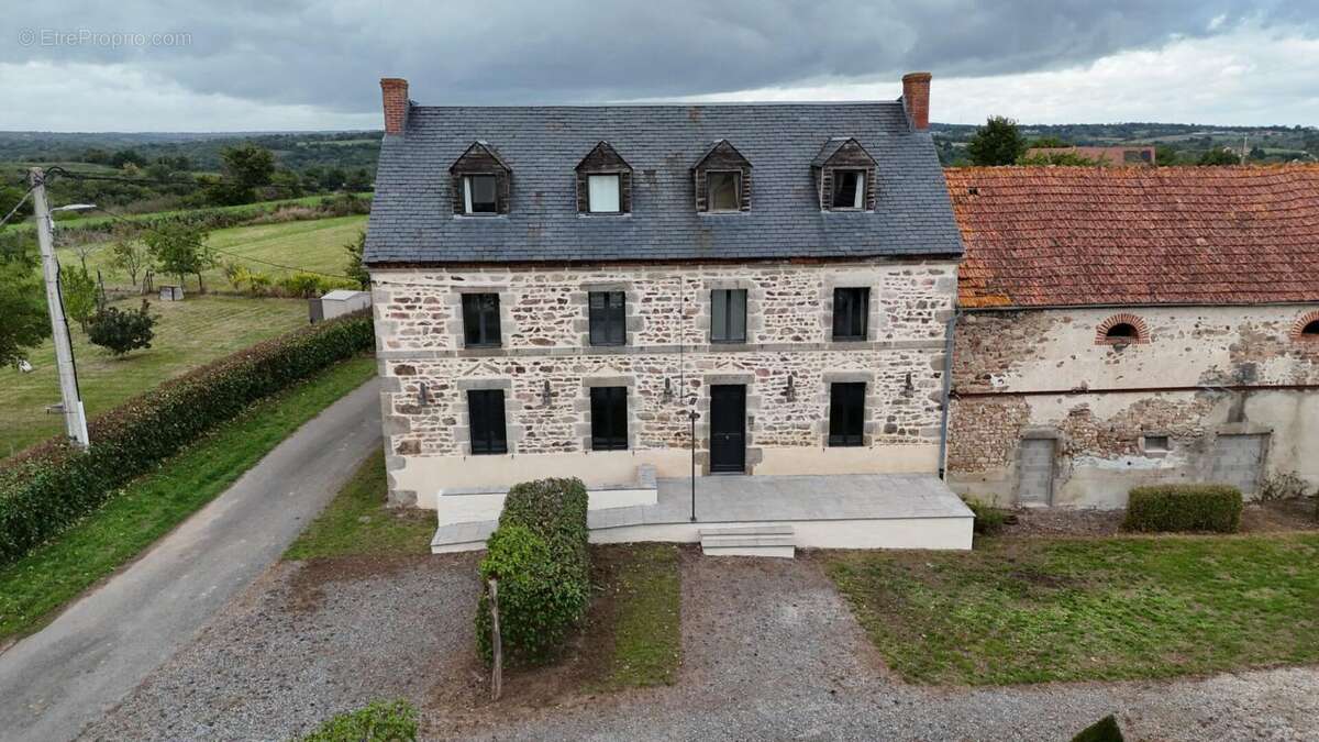 Maison à SAINTE-THERENCE