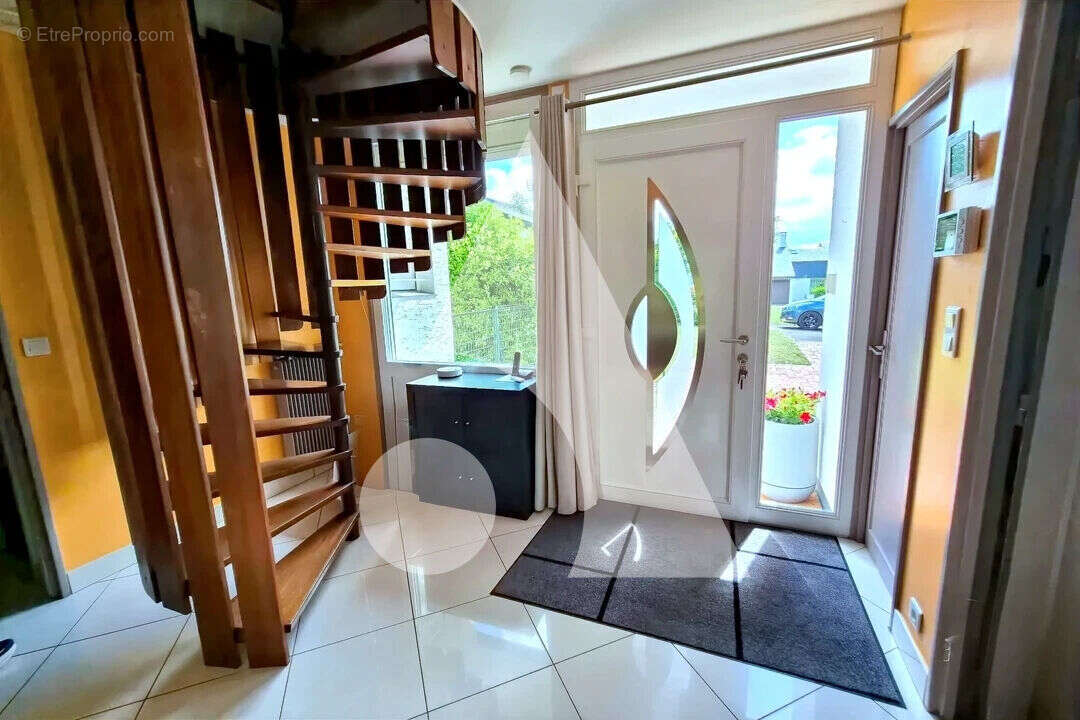 Maison  8 pièce(s) 140 m2 - photo 2