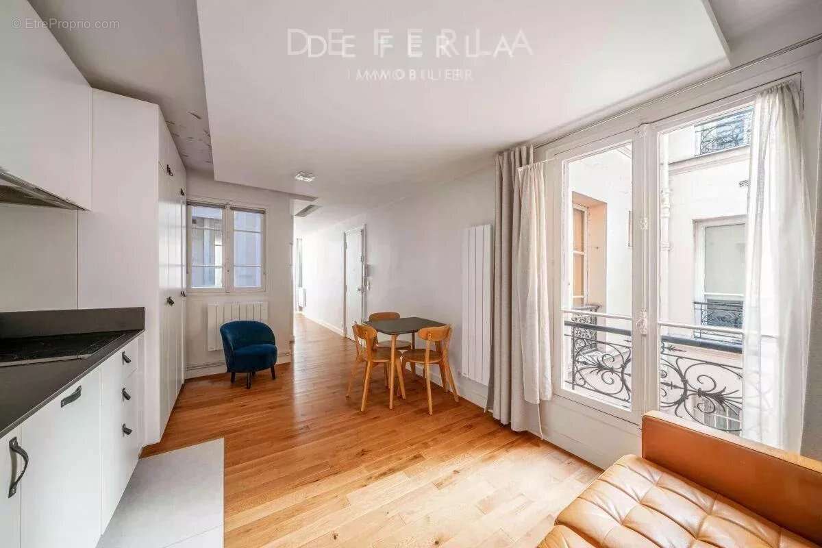 Appartement à PARIS-7E