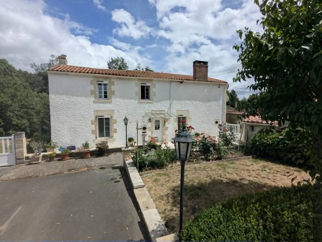 Maison à MOUILLERON-EN-PAREDS