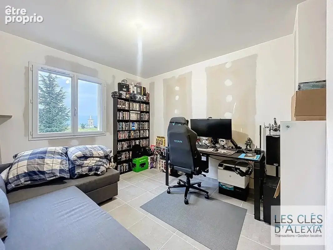 Maison récente à Échalas – 96,15 m², 3 chambres, jardin et terrasse exposée sud - photo 10