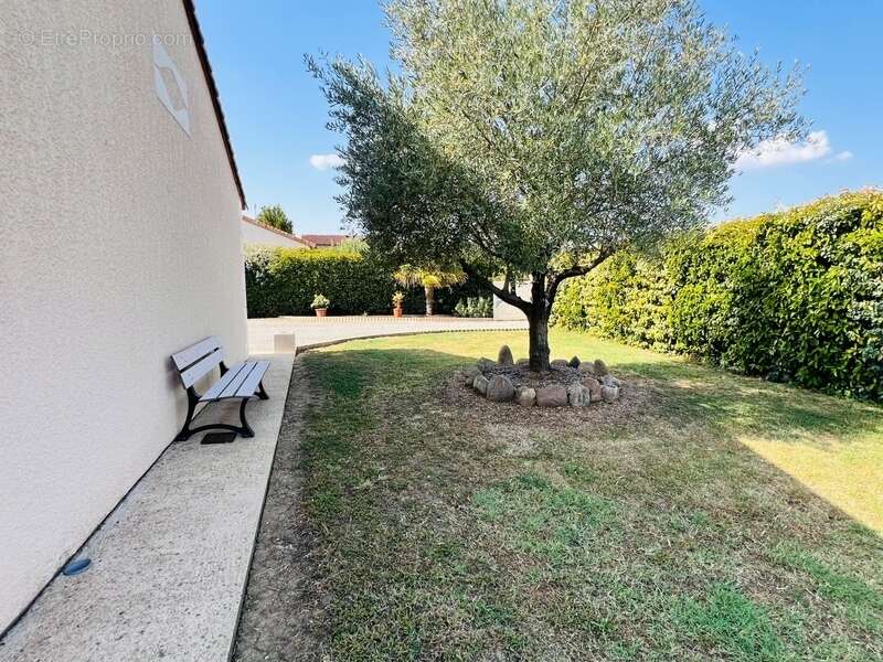maison 2010 Plain pied - 4 chambres -garage et grand jardin - photo 14