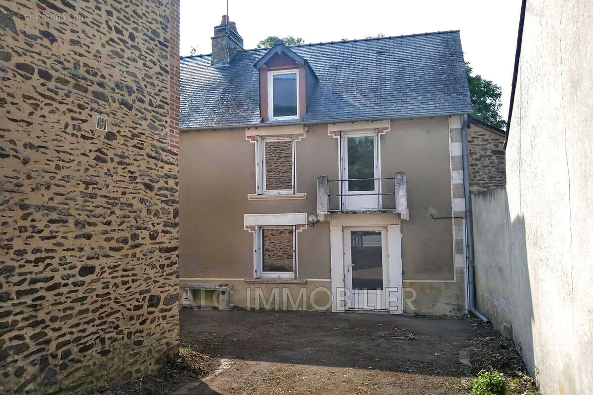 Maison à JAVRON-LES-CHAPELLES