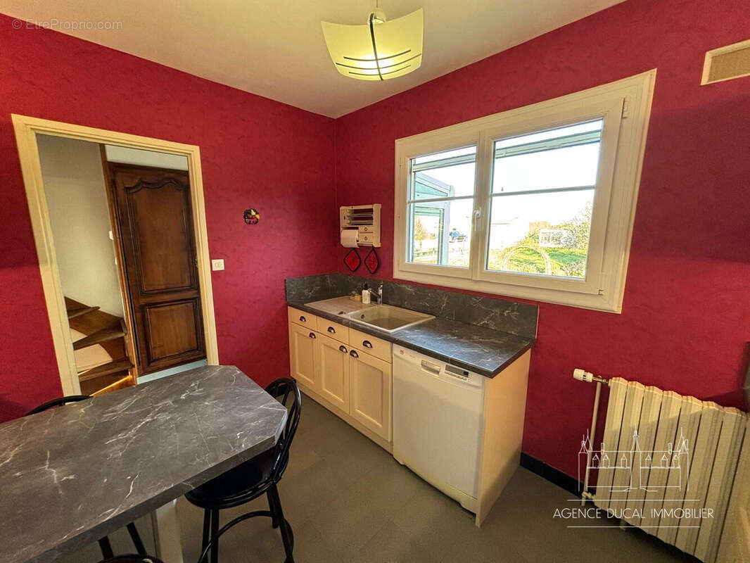 Maison à SAINT-PARIZE-LE-CHATEL