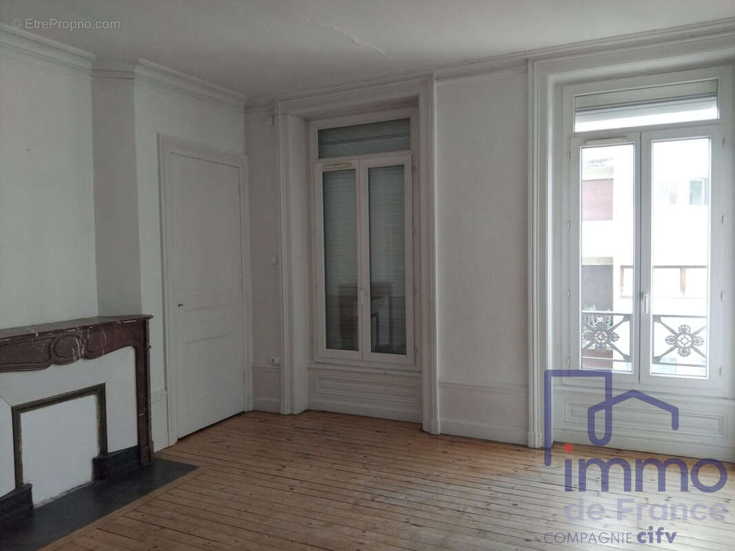 Appartement à SAINT-ETIENNE