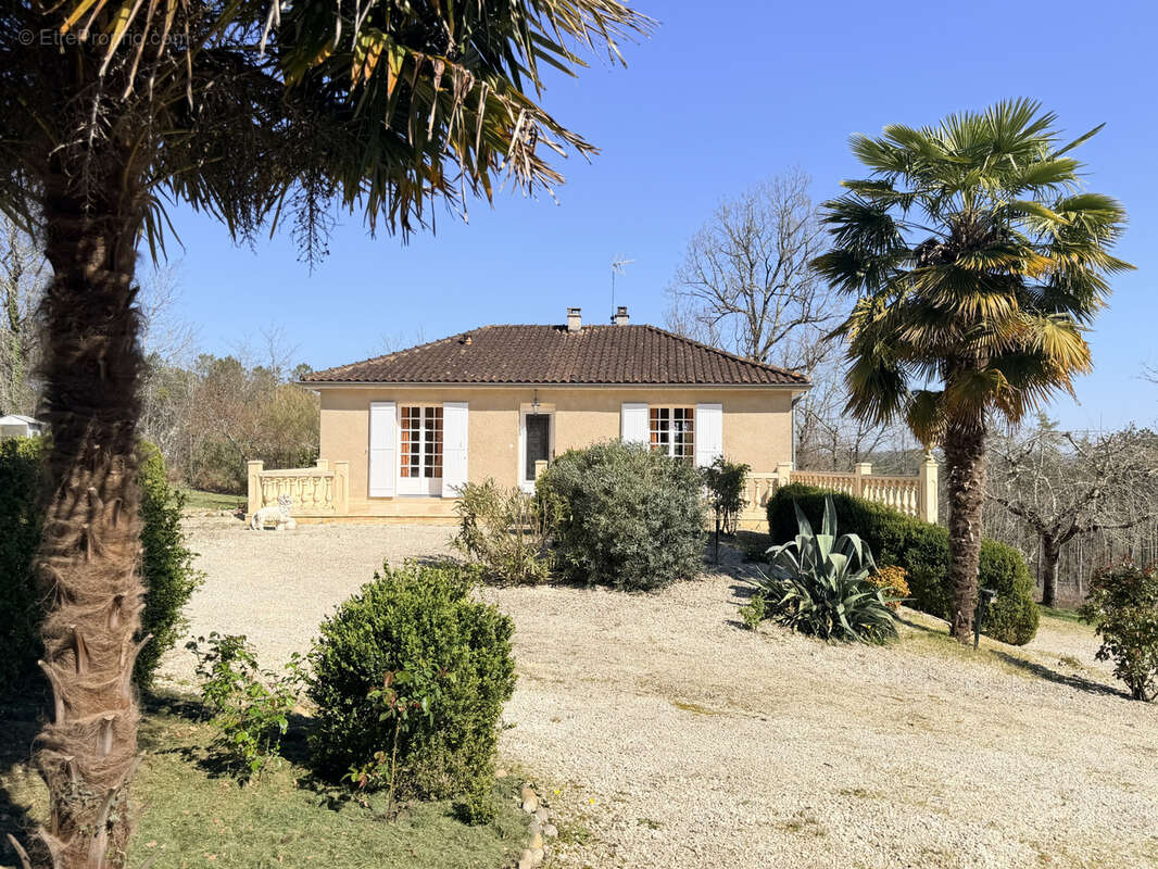 Maison à MILHAC-D'AUBEROCHE