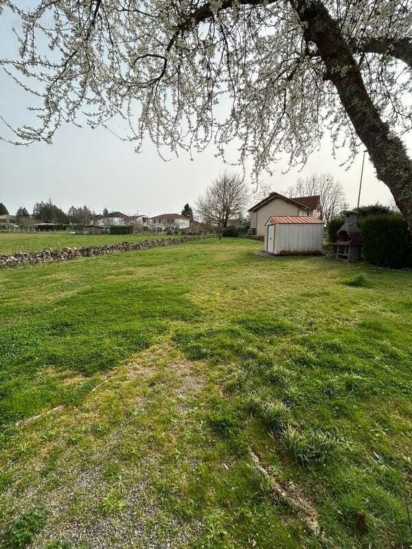 Maison à CHATEAUPONSAC