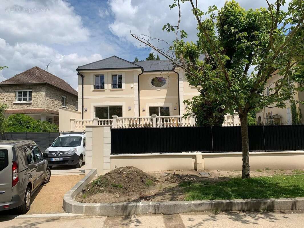 Maison à LE PERREUX-SUR-MARNE