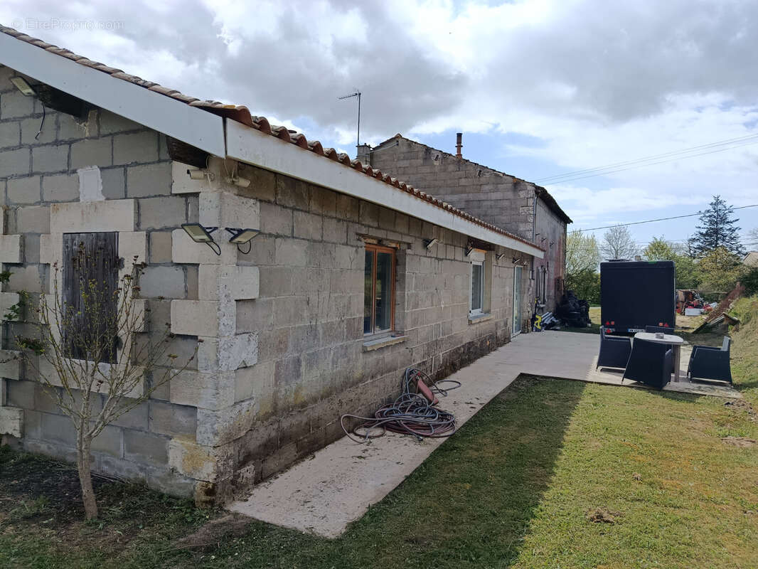 Maison à MIRAMBEAU