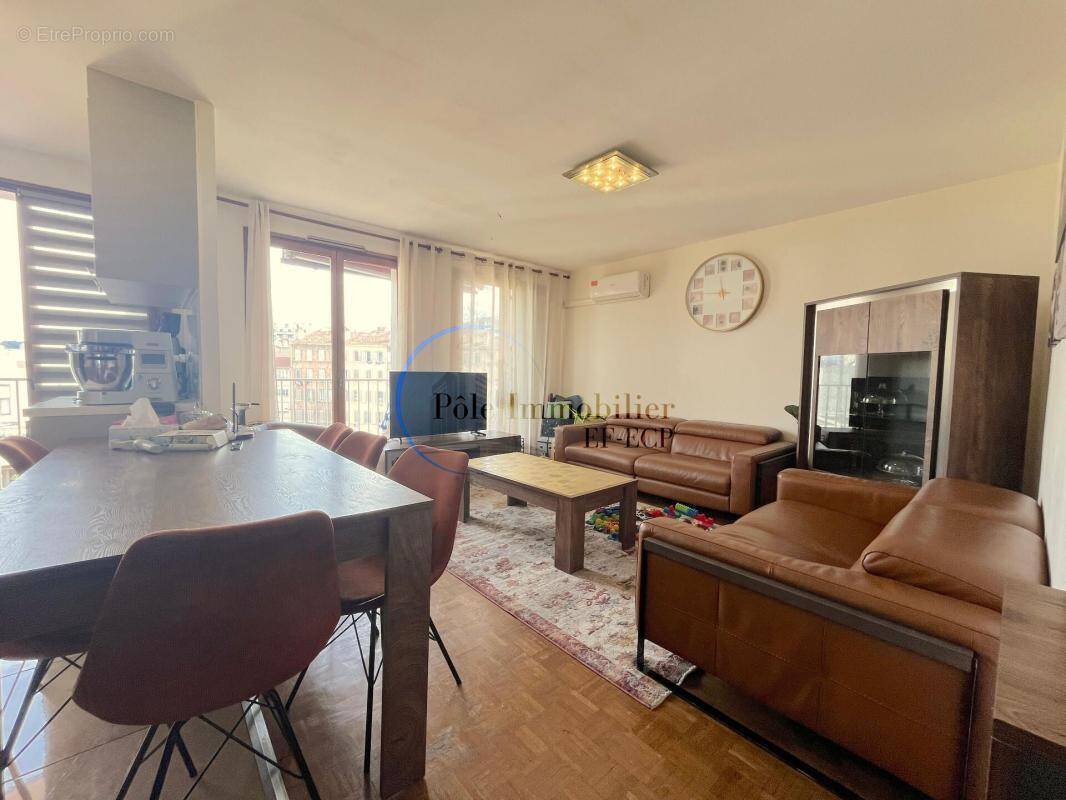 Appartement à MARSEILLE-3E