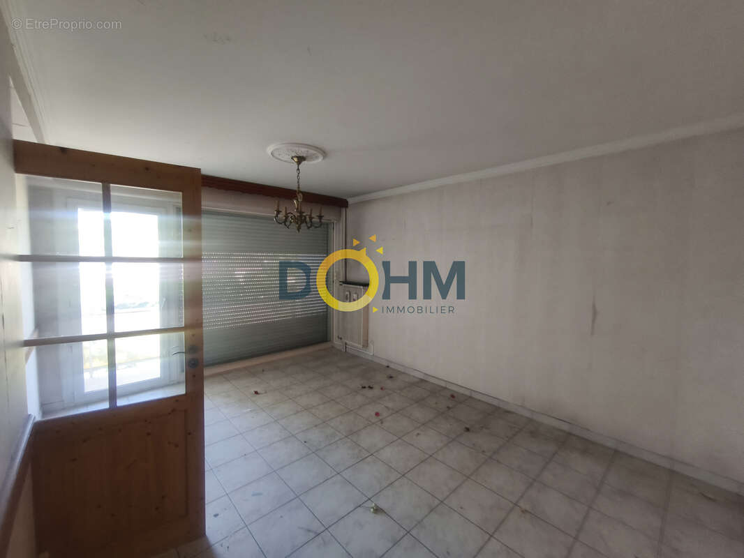 Appartement T2 avec terrasse, parking et cave   Alès - photo 2