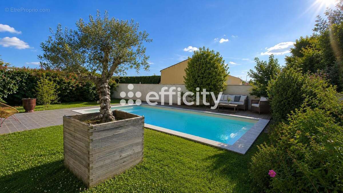 Maison 101 m² à Meursac  - photo 5