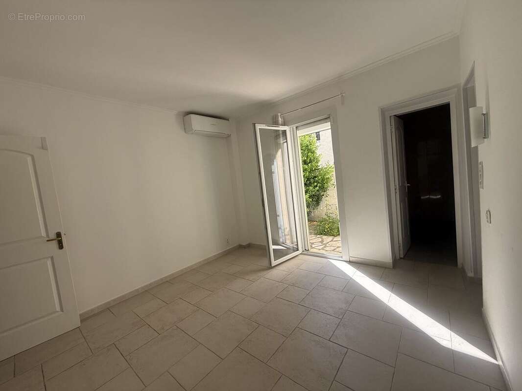 Maison 170 m² à Chateauneuf-Les-Martigues  - photo 4