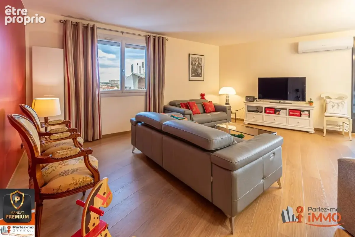 Centre roanne ! t4 + balcon + ascenseur + parking s/s + cave - photo 4