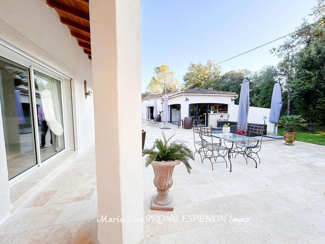 Maison à PERNES-LES-FONTAINES