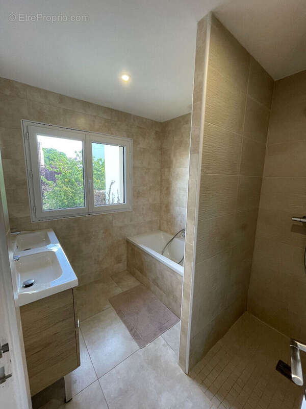 Maison à SARTROUVILLE