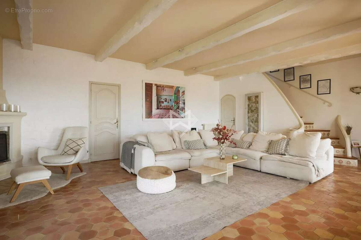 Maison à MONTAUROUX