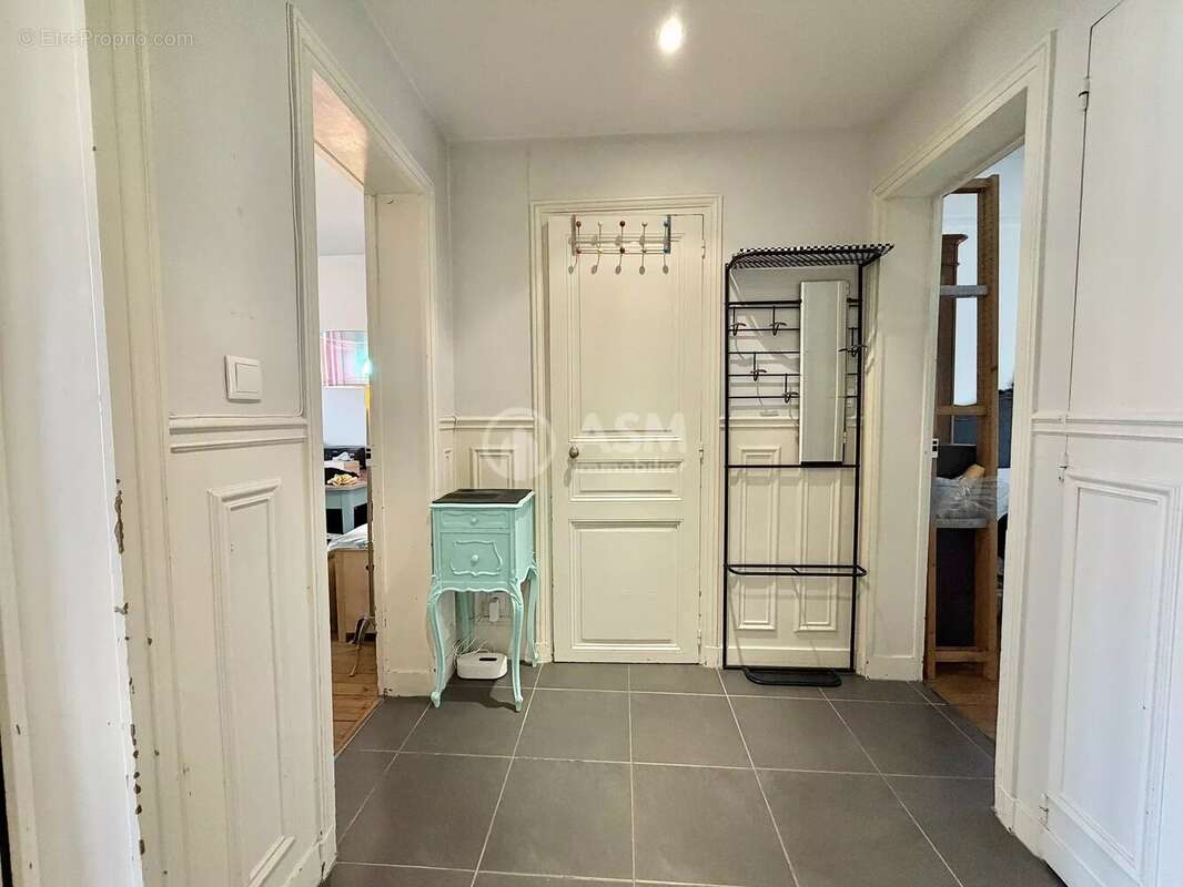 Appartement à COURBEVOIE