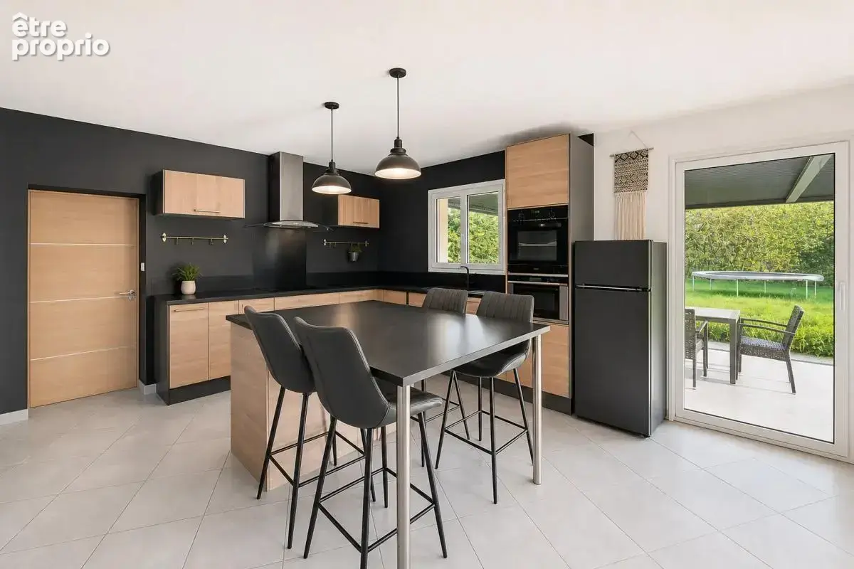Maison spacieuse 210 m² à Loireauxence - photo 4