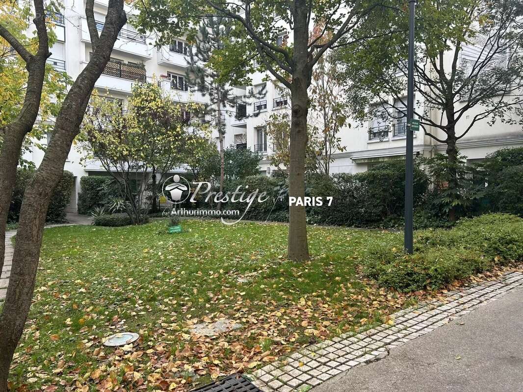 Appartement à CHARENTON-LE-PONT