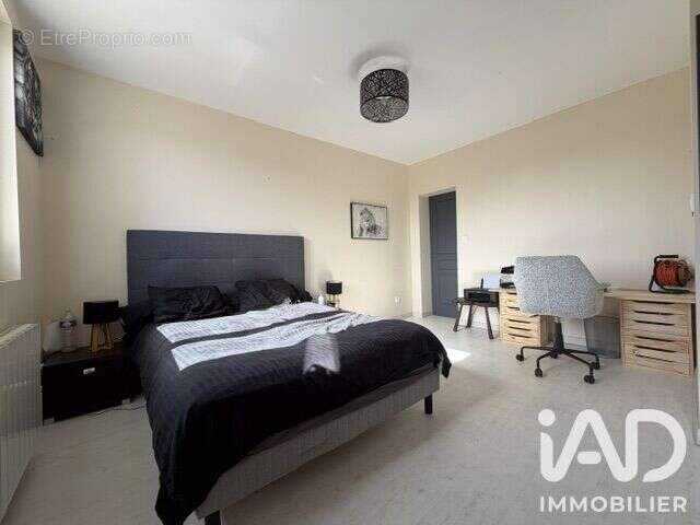 Maison 111 m² à Coulonges-Thouarsais  - photo 7