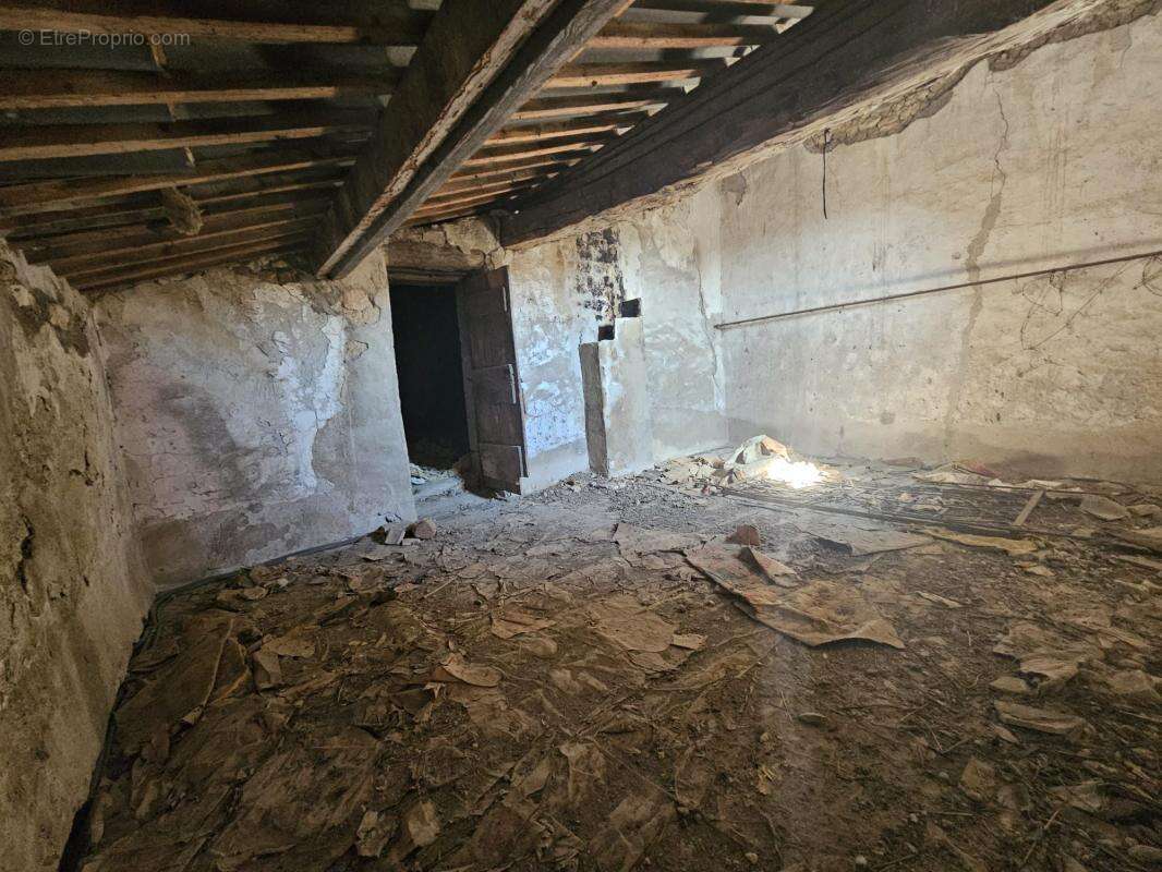 À Vendre proche d'Uzès maison de village à rénover - photo 7