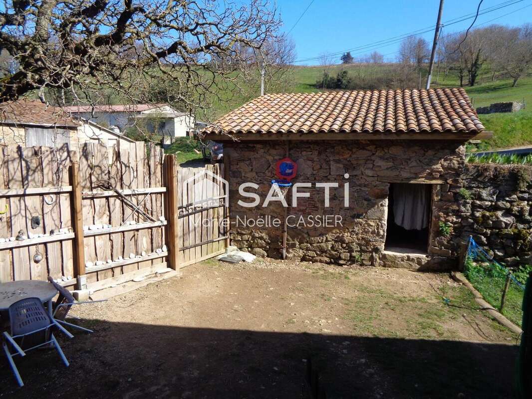 Photo 3 - Maison à ALBOUSSIERE