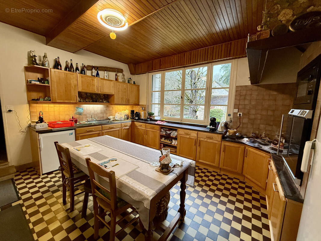 Maison à AVALLON